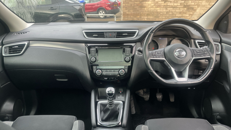 Nissan Qashqai 1.3 DiG-T N-Connecta 5dr Petrol Hatchback